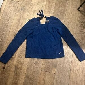 ABERCROMBIE & FITCH Blue sweater with open back keyhole bow tie, size small